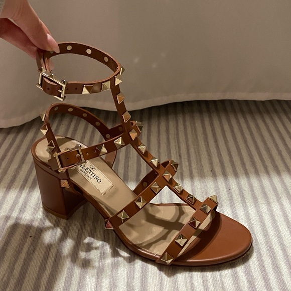 Size 34–US 4/4.5 Valentino Garavani Rockstud Ankle Strap Sandals 60MM Brown - Picture 4 of 14